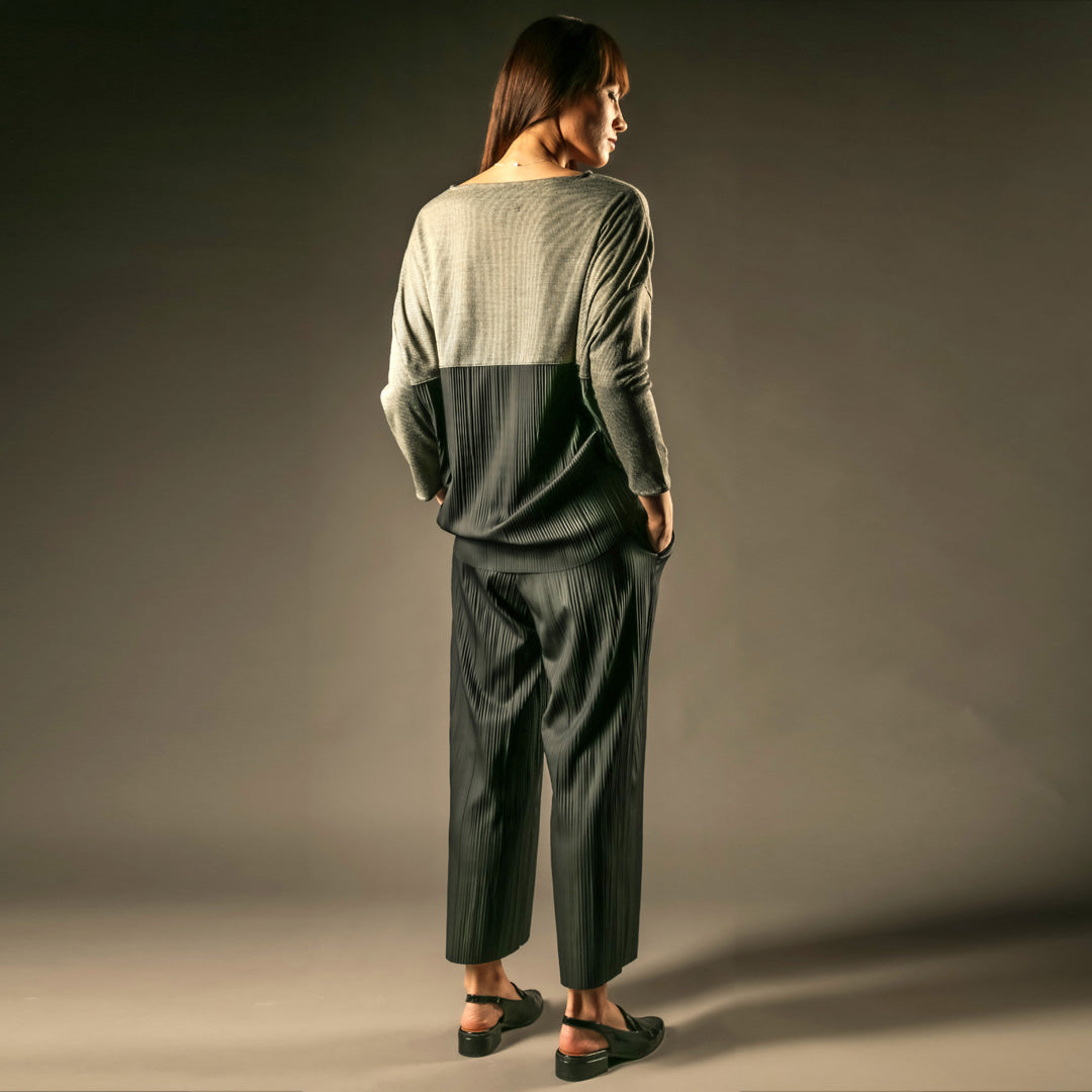 Pleated culottes with the two tone jumper. Out of Sync. Back View