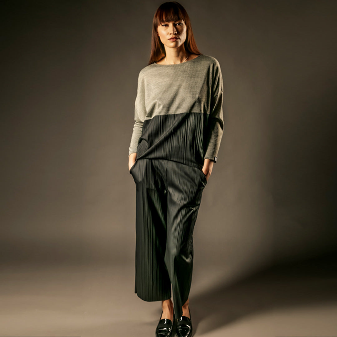 Pleated culottes with the two tone jumper. Out of Sync.